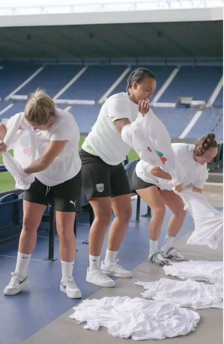 WEST BROM WOMEN TAKE ON THE LAYER UP CHALLENGE