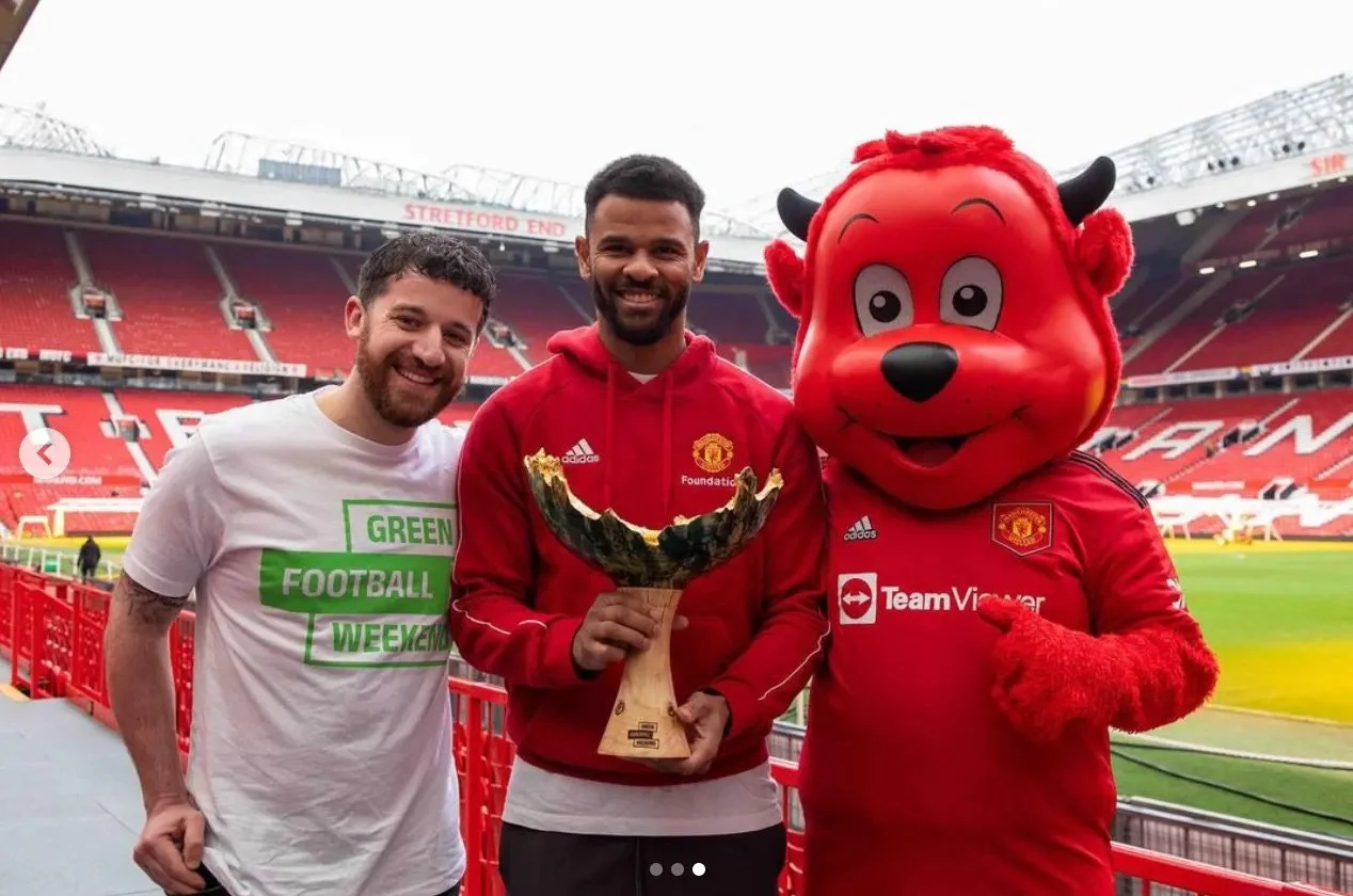 MANCHESTER UNITED FANS WIN GREEN FOOTBALL WEEKEND CUP